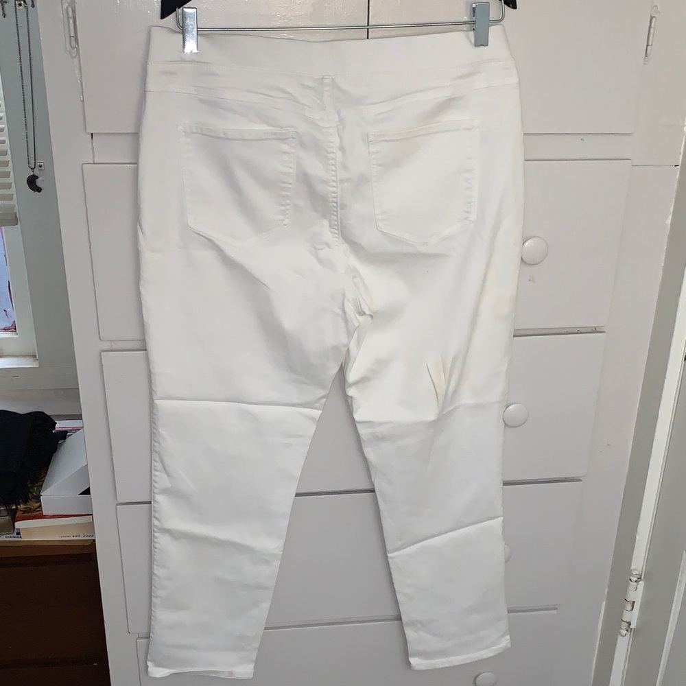 Sportstyle Women's White Straight Leg Pants - Picture 6 of 6
